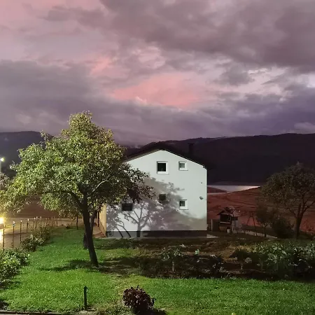 Vikendica Bosnjak Holiday home *