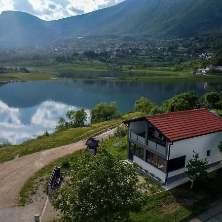 Vikendica Bosnjak * Prozor