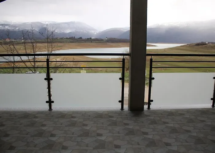 Vikendica Bosnjak بيت للعطل *