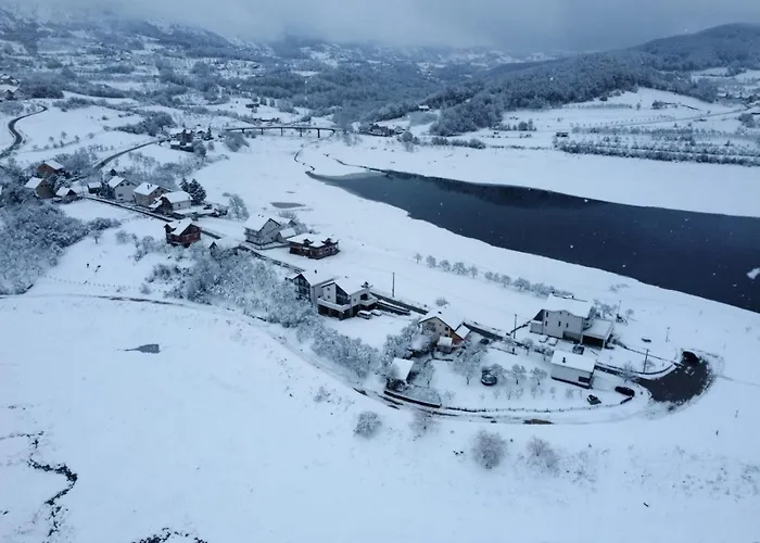 بيت للعطل Vikendica Bosnjak *